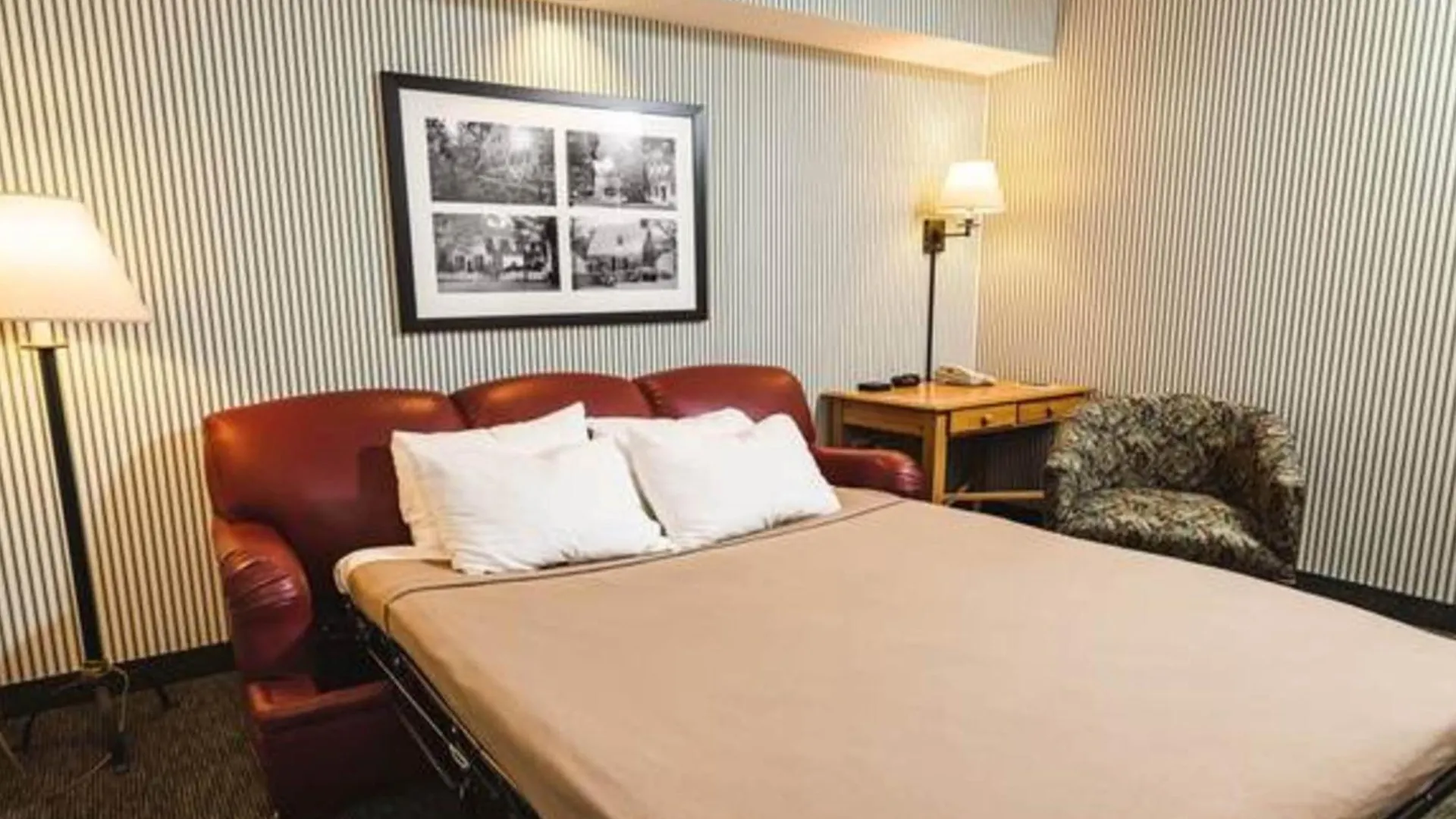Williamsburg Woodlands Hotel & Suites, An Official Colonial Williamsburg Hotel